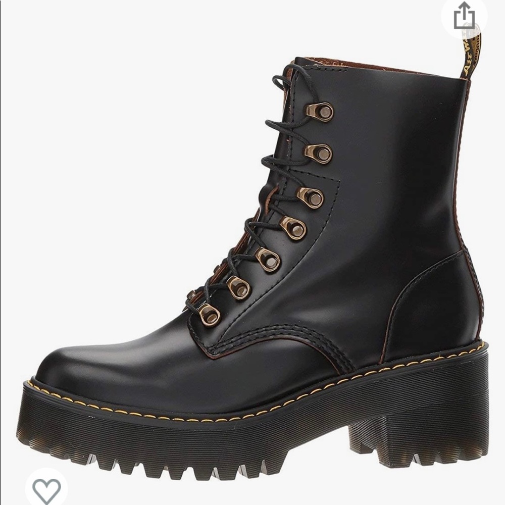Dr. Martens Leona Size 6 Heeled Boot (7 hooks)